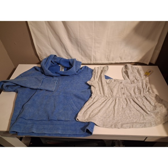 No Boundaries Tops - No Boundaries Lot Of 2 Tops Womens Medium; Short Sleeve And Long Sleeve